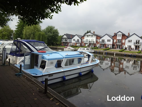 The mooring basin at Loddon